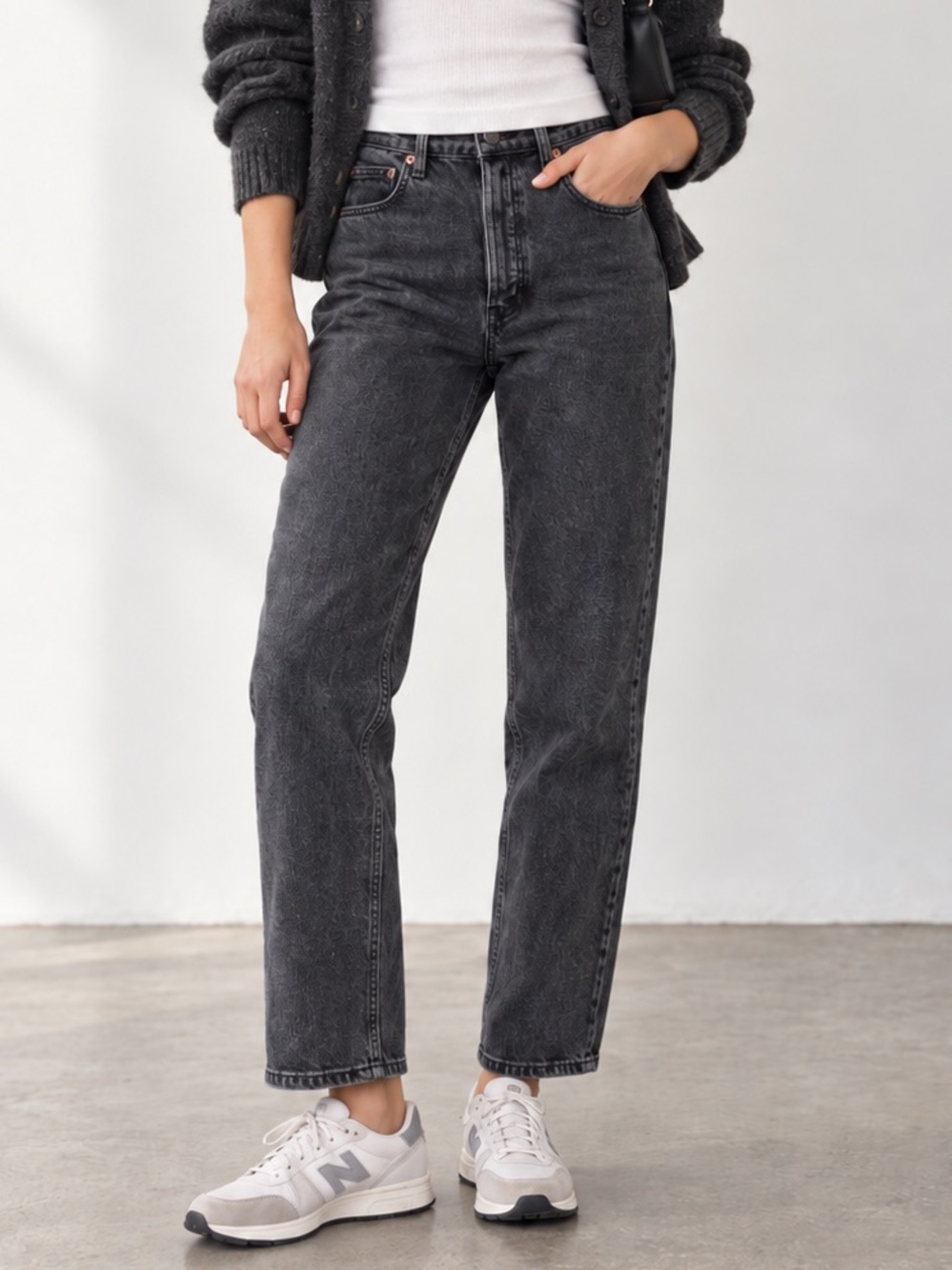 Aritzia Denim Forum The Arlo High Rise Straight 28L Jeans Size 26 Black Grey